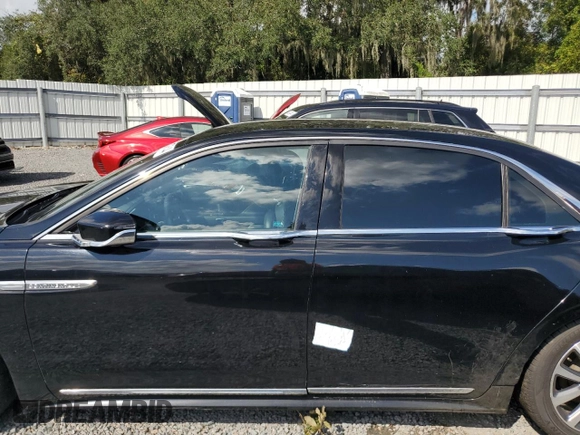 2017 Lincoln Continental Livery z VIN 1LN6L9UKXH5612864, wystawiony jako Copart lot #73826144 z przebiegiem Nie podano mil oraz Szkoda całkowita • Salvage title. Historia ofert i sprzedaży dostępna na DreamBid. Obrazek 12.