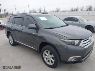 2011 Toyota Highlander Limited with VIN 5TDYK3EH7BS031288, listed as a IAAI auction lot 41807812 with 151,893 mi miles. Bid and sale history available at carsss.com. Image 1.