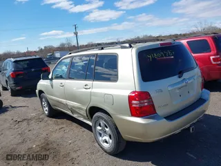 2003 Toyota Highlander with VIN JTEHF21A330133811, listed as a IAAI auction lot 41809283 with 267,024 mi miles. Bid and sale history available at carsss.com. Image 3.