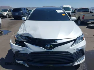 2023 Toyota Camry XLE z VIN 4T1F11AKXPU758648, wystawiony jako IAAI lot #42471815 z przebiegiem 27 714 mil mil oraz . Historia ofert i sprzedaży dostępna na DreamBid. Obrazek 12.