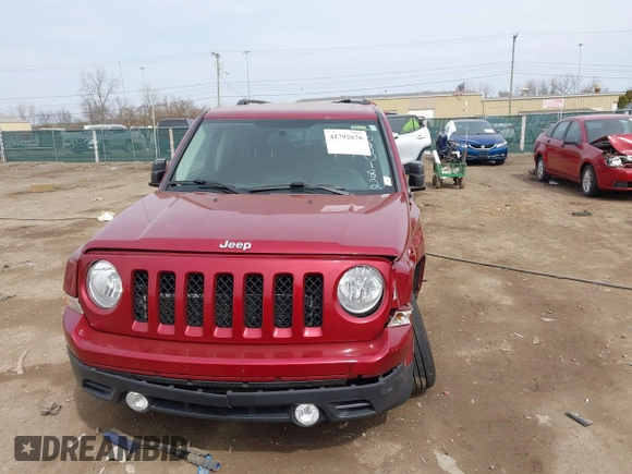 2014 Jeep Patriot Latitude with VIN 1C4NJPFA0ED690182, listed as a IAAI auction lot 41792670 with 91,677 mi miles and . Bid and sale history available at carsss.com. Image 12.