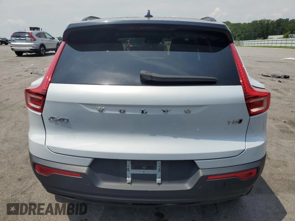 2021 Volvo XC40 R-Design with VIN YV4162UM7M2447377, listed as a Copart auction lot 59814333 with 47,225 mi miles and . Bid and sale history available at DreamBid. Image 6.