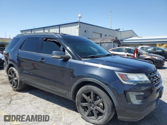2017 Ford Explorer XLT with VIN 1FM5K7D82HGA70137, listed as a Copart auction lot 57715745 with 91,282 mi miles and Salvage title. Bid and sale history available at DreamBid. Image 4.