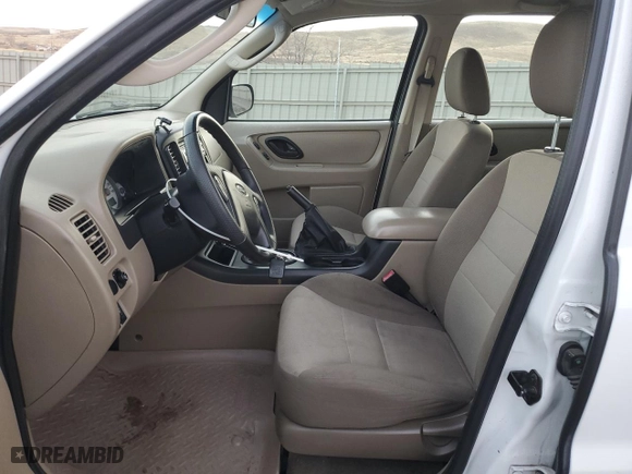 2007 Ford Escape XLS with VIN 1FMYU92Z37KA03346, listed as a Copart auction lot 84207824 with 181,969 mi miles and Clean Title. Bid and sale history available at carsss.com. Image 7.