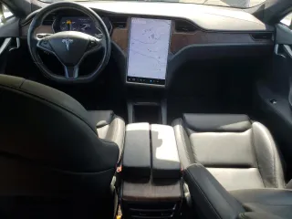 2020 Tesla Model S Long Range z VIN 5YJSA1E29LF413563, wystawiony jako Copart lot #61396605 z przebiegiem 48 748 mil mil oraz Szkoda całkowita • Salvage title. Historia ofert i sprzedaży dostępna na DreamBid. Obrazek 8.