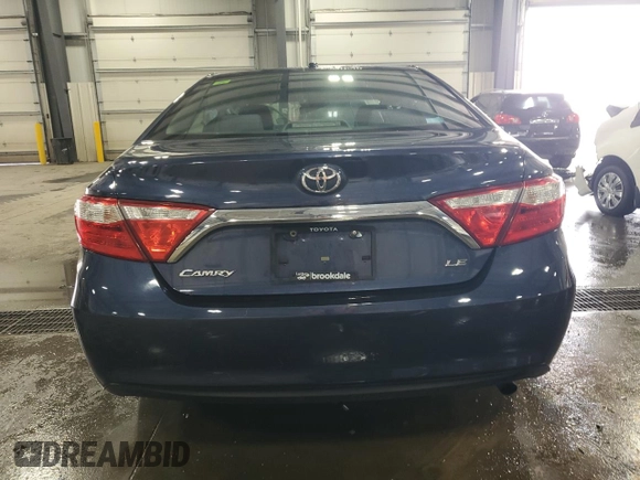 2015 Toyota Camry XLE z VIN 4T4BF1FK6FR458862, wystawiony jako Copart lot #55294515 z przebiegiem 148 626 mil mil oraz Szkoda całkowita • Salvage title. Historia ofert i sprzedaży dostępna na DreamBid. Obrazek 6.