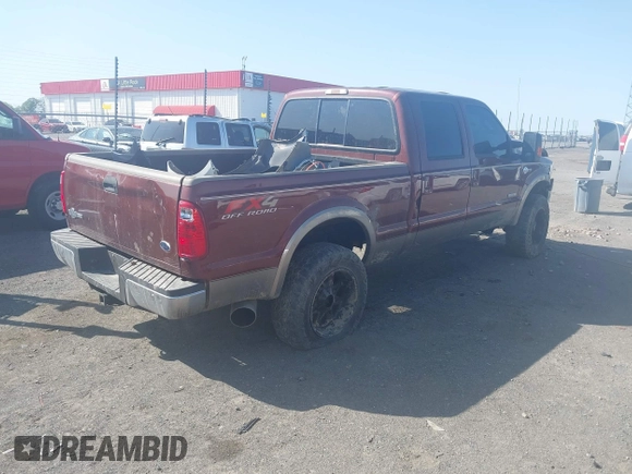 2006 Ford F-250 XL z VIN 1FTSW21P56EB45285, wystawiony jako IAAI lot #41897760 z przebiegiem 260 044 mil mil oraz . Historia ofert i sprzedaży dostępna na DreamBid. Obrazek 4.