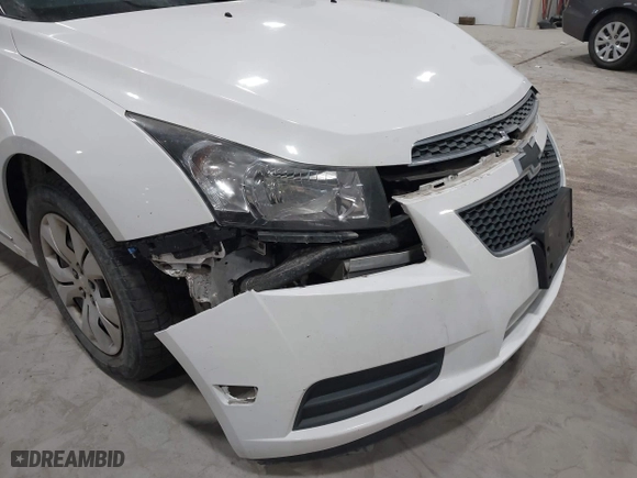 2014 Chevrolet Cruze LS with VIN 1G1PA5SG5E7207414, listed as a IAAI auction lot 41767277 with 220,195 mi miles. Bid and sale history available at carsss.com. Image 13.