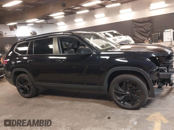 2023 Volkswagen Atlas SE с VIN 1V2KR2CA1PC545467, выставлен на аукционе IAAI как лот 42485832 с пробегом 45 315 миль миль и . История ставок и продаж доступна на DreamBid. Изображение 14.