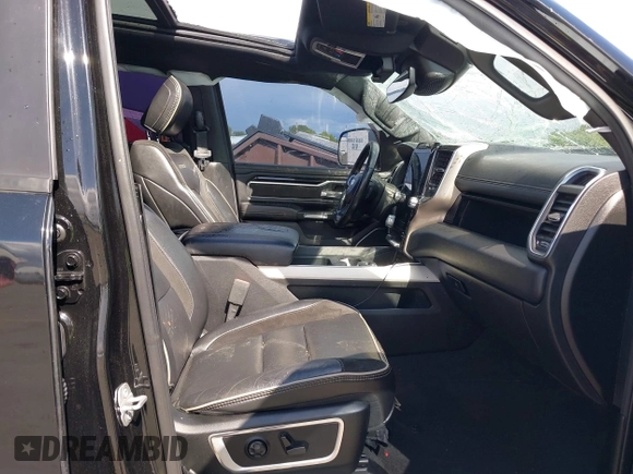 2019 Ram 1500 Laramie z VIN 1C6SRFJT1KN612909, wystawiony jako IAAI lot #42305653 z przebiegiem 105 018 mil mil oraz . Historia ofert i sprzedaży dostępna na DreamBid. Obrazek 5.
