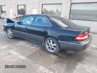 2001 Lexus ES 300 with VIN JT8BF28G115111003, listed as a IAAI auction lot 41812165 with 173,431 mi miles. Bid and sale history available at carsss.com. Image 3.