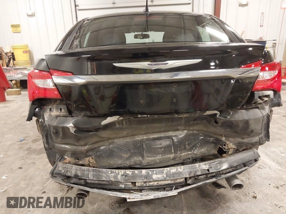 2014 Chrysler 200 LX with VIN 1C3CCBAG1EN158745, listed as a IAAI auction lot 40994879 with 180,000 mi miles. Bid and sale history available at carsss.com. Image 6.