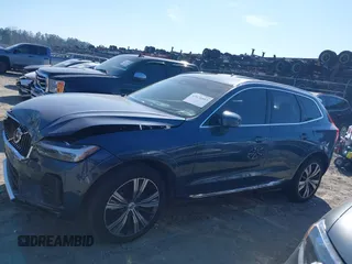 2023 Volvo XC60 Ultimate Bright Theme z VIN YV4L12DF2P1369254, wystawiony jako IAAI lot #41678883 z przebiegiem 24 881 mil mil oraz . Historia ofert i sprzedaży dostępna na DreamBid. Obrazek 14.