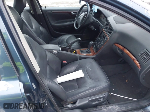 2006 Volvo S60 2.5T with VIN YV1RH592662544172, listed as a IAAI auction lot 41391185 with 245,598 mi miles. Bid and sale history available at carsss.com. Image 5.