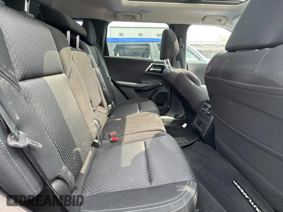 2022 Mitsubishi Outlander SE with VIN JA4J4UA8XNZ609470, listed as a Copart auction lot 62292685 with 23,321 mi miles and Clean title. Bid and sale history available at DreamBid. Image 6.