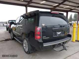 2011 GMC Yukon Denali with VIN 1GKS2EEF9BR365681, listed as a IAAI auction lot 41836073 with 172,423 mi miles. Bid and sale history available at carsss.com. Image 3.