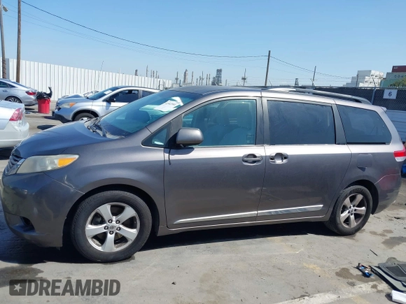 2012 Toyota Sienna LE AAS with VIN 5TDKK3DC9CS184722, listed as a IAAI auction lot 41942991 with 227,783 mi miles. Bid and sale history available at carsss.com. Image 14.