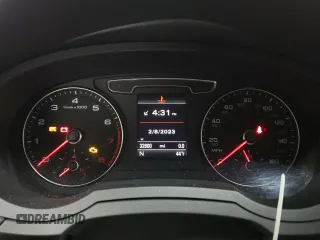 2018 Audi Q3 Premium Plus with VIN WA1JCCFS9JR031115, listed as a Copart auction lot 39580513 with 32,800 mi miles. Bid and sale history available at carsss.com. Image 9.