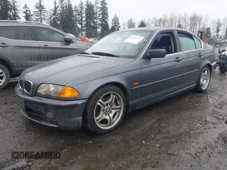 2001 BMW 3 Series 330i with VIN WBAAV53441FJ66616, listed as a IAAI auction lot 41870123 with 293,721 mi miles. Bid and sale history available at carsss.com. Image 2.