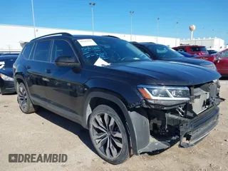 2022 Volkswagen Atlas 3.6L V6 SE w/Technology with VIN 1V2KR2CA4NC557772, listed as a IAAI auction lot 41215568 with 53,078 mi miles. Bid and sale history available at carsss.com. Image 1.