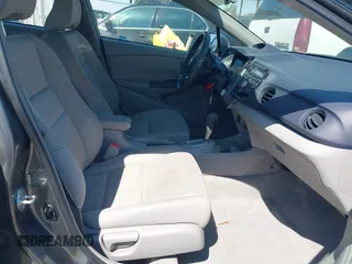 2010 Honda Insight EX with VIN JHMZE2H72AS015870, listed as a IAAI auction lot 42762384 with 58,121 mi miles and . Bid and sale history available at DreamBid. Image 5.