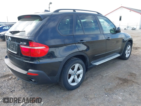 2008 BMW X5 3.0si with VIN 5UXFE43558L005228, listed as a IAAI auction lot 41897524 with 178,741 mi miles. Bid and sale history available at carsss.com. Image 4.
