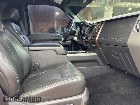2011 Ford F-250 XL z VIN 1FT7W2BT4BEC66370, wystawiony jako Copart lot #56407075 z przebiegiem 97 025 mil mil oraz Czysty tytuł • Clean title. Historia ofert i sprzedaży dostępna na DreamBid. Obrazek 5.