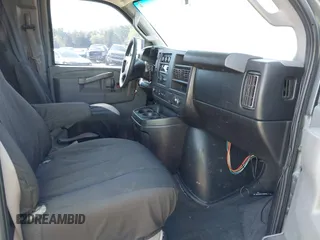 2017 Chevrolet Express Passenger LT z VIN 1GAZGPFGXH1166220, wystawiony jako IAAI lot #42018697 z przebiegiem 206 940 mil mil oraz . Historia ofert i sprzedaży dostępna na DreamBid. Obrazek 5.