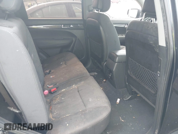 2013 Kia Sorento LX с VIN 5XYKT4A14DG338676, выставлен на аукционе IAAI как лот 42795915 с пробегом 138 457 миль миль и . История ставок и продаж доступна на DreamBid. Изображение 8.
