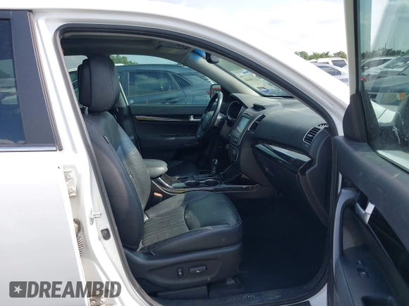 2015 Kia Sorento SX Limited with VIN 5XYKW4A73FG639051, listed as a IAAI auction lot 42106446 with 145,981 mi miles. Bid and sale history available at carsss.com. Image 5.