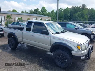 2004 Toyota Tacoma with VIN 5TEWN72N84Z402318, listed as a IAAI auction lot 42457447 with 215,000 mi miles and . Bid and sale history available at DreamBid. Image 1.