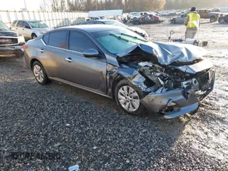 2022 Nissan Altima 2.5 S with VIN 1N4BL4BV8NN316083, listed as a IAAI auction lot 41437171 with 88,158 mi miles. Bid and sale history available at carsss.com. Image 1.