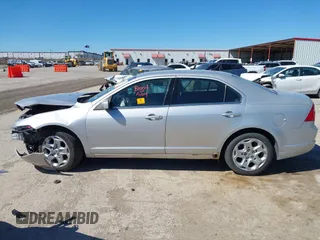 2010 Ford Fusion SE with VIN 3FAHP0HA7AR390002, listed as a IAAI auction lot 41725117 with 1 mi miles. Bid and sale history available at carsss.com. Image 14.