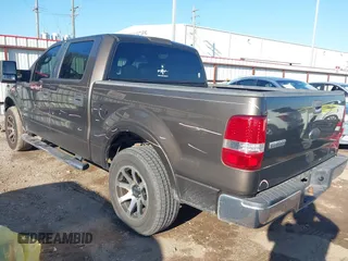 2008 Ford F-150 XLT z VIN 1FTPW12V18KB96106, wystawiony jako IAAI lot #41661206 z przebiegiem 251 729 mil mil oraz . Historia ofert i sprzedaży dostępna na DreamBid. Obrazek 3.