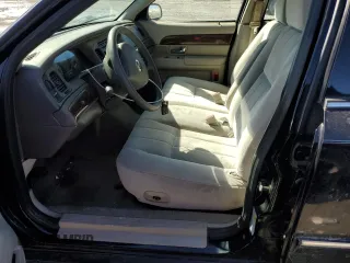 2007 Mercury Grand Marquis GS z VIN 2MEFM74V67X610637, wystawiony jako Copart lot #46665925 z przebiegiem 87 767 mil mil oraz Szkoda całkowita • Salvage title. Historia ofert i sprzedaży dostępna na DreamBid. Obrazek 7.