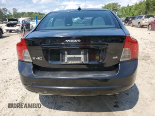2008 Volvo S40 2.4L z VIN YV1MS382282365003, wystawiony jako Copart lot #55931845 z przebiegiem 225 785 mil mil oraz Czysty tytuł • Clean title. Historia ofert i sprzedaży dostępna na DreamBid. Obrazek 6.