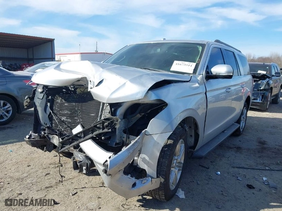 2019 Ford Expedition Max XLT with VIN 1FMJK1HT3KEA11482, listed as a IAAI auction lot 41673511 with NaN miles. Bid and sale history available at carsss.com. Image 2.