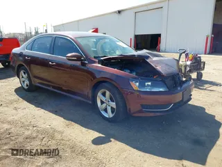 2012 Volkswagen Passat SE z VIN 1VWBP7A38CC087300, wystawiony jako IAAI lot #41752522 z przebiegiem 266 958 mil mil oraz . Historia ofert i sprzedaży dostępna na DreamBid. Obrazek 1.