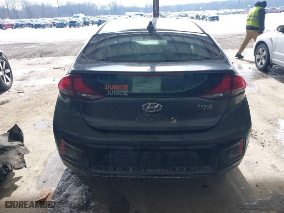 2017 Hyundai Ioniq Hybrid Blue with VIN KMHC65LC7HU040722, listed as a IAAI auction lot 41405199 with 124,049 mi miles. Bid and sale history available at carsss.com. Image 16.