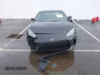 2025 Toyota 86 Premium z VIN JF1ZNBE11S9752297, wystawiony jako IAAI lot #41834817 z przebiegiem 984 mil mil oraz . Historia ofert i sprzedaży dostępna na DreamBid. Obrazek 13.