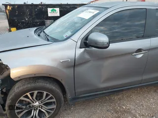 2018 Mitsubishi Outlander ES z VIN JA4AP3AU1JZ034958, wystawiony jako IAAI lot #41298536 z przebiegiem 145 267 mil mil oraz . Historia ofert i sprzedaży dostępna na DreamBid. Obrazek 12.