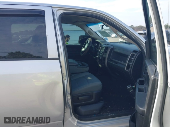 2018 Ram 2500 Tradesman with VIN 3C6UR5CL7JG404668, listed as a IAAI auction lot 41611352 with 138,706 mi miles and . Bid and sale history available at DreamBid. Image 5.