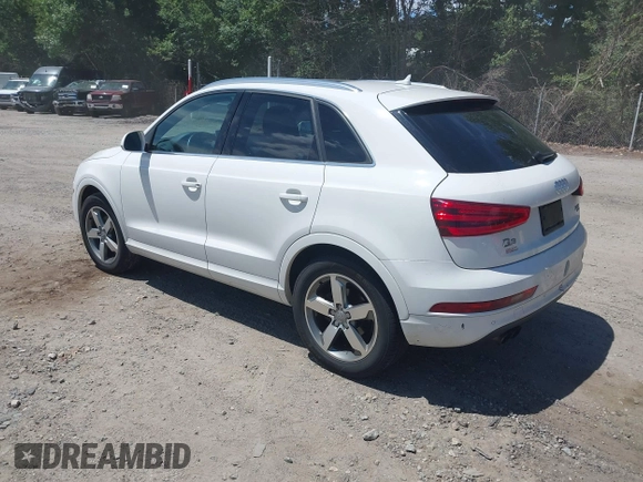 2015 Audi Q3 Premium Plus z VIN WA1EFCFS7FR012210, wystawiony jako IAAI lot #42771683 z przebiegiem 229 799 mil mil oraz . Historia ofert i sprzedaży dostępna na DreamBid. Obrazek 3.