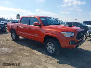 2017 Toyota Tacoma SR with VIN 5TFAX5GN1HX103476, listed as a IAAI auction lot 41555651 with 71,076 mi miles. Bid and sale history available at carsss.com. Image 1.