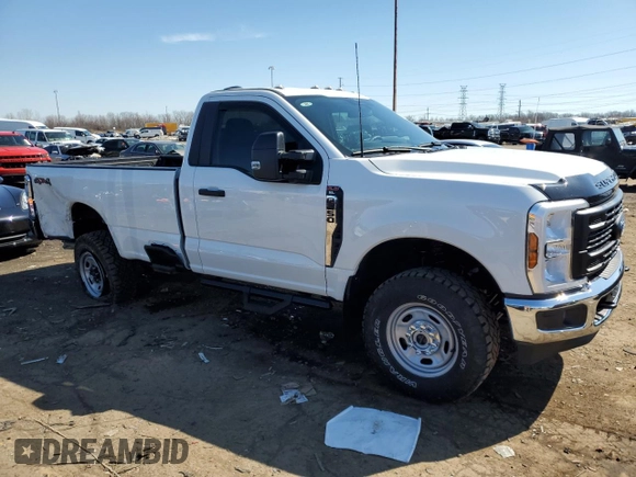 2024 Ford F-250 XL z VIN 1FTBF2BA3RED44401, wystawiony jako Copart lot #49447045 z przebiegiem 8 370 mil mil oraz Szkoda całkowita • Salvage title. Historia ofert i sprzedaży dostępna na DreamBid. Obrazek 4.
