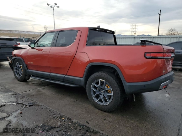 2022 Rivian R1T Launch Edition with VIN 7FCTGAAL9NN004625, listed as a Copart auction lot 84844314 with 139 mi miles and Salvage Title. Bid and sale history available at carsss.com. Image 2.