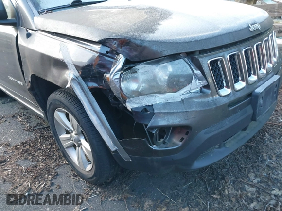 2015 Jeep Compass Sport with VIN 1C4NJDBB0FD153844, listed as a IAAI auction lot 41130360 with Not Provided miles and . Bid and sale history available at carsss.com. Image 6.