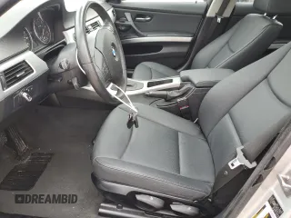 2009 BMW 3 Series 328i z VIN WBAPH57559NM34255, wystawiony jako Copart lot #52873105 z przebiegiem 94 854 mil mil oraz Szkoda całkowita • Salvage title. Historia ofert i sprzedaży dostępna na DreamBid. Obrazek 7.