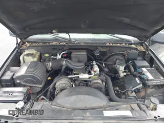 1999 GMC Yukon with VIN 1GKEK13R9XJ807786, listed as a IAAI auction lot 41478109 with 193,748 mi miles. Bid and sale history available at carsss.com. Image 10.