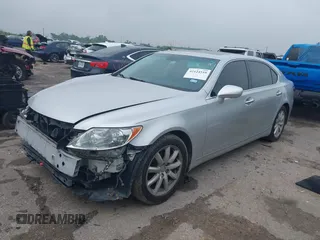 2007 Lexus LS 460 L z VIN JTHGL46F375014513, wystawiony jako IAAI lot #42124510 z przebiegiem Nie podano mil oraz . Historia ofert i sprzedaży dostępna na DreamBid. Obrazek 17.